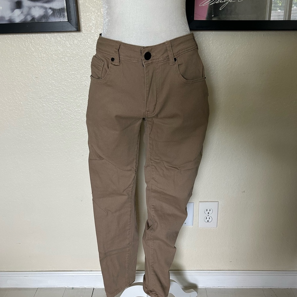 Classic Men's Brown Chinos